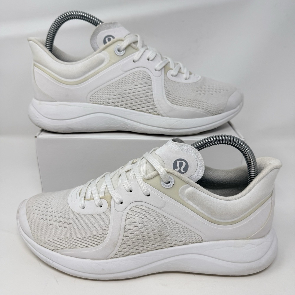 lululemon Chargefeel Low Womens Size 8 White Silver Drop Running Workout Shoes